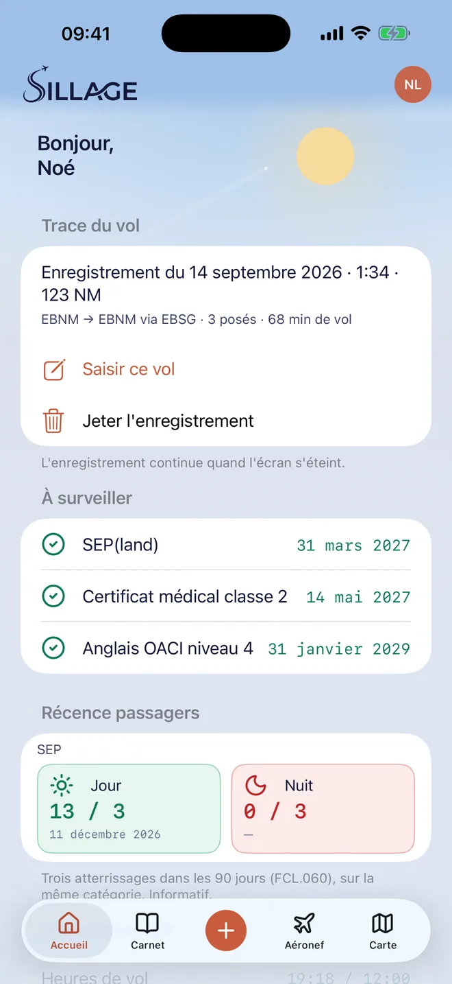 Écran d'accueil de Sillage : le ciel, et un vol enregistré qui attend d'être saisi